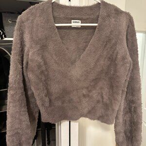 Aritzia Sunday Best Cropped Sweater Size M